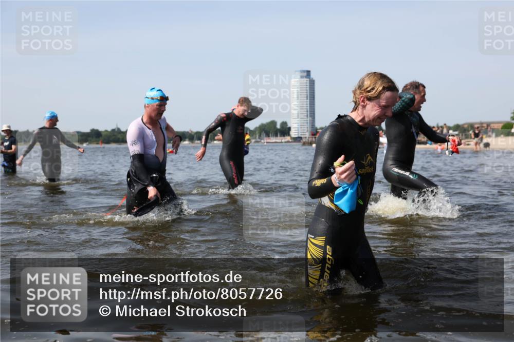 22.06.2025 - Viking Triathlon Michael Strokosch http://msf.ph/oto/8057726 22.06.2025 10:39:08 Schwimmen 40, 57, 79, 148, 181, 182, 185, 276, 295, 351, 386, 408, 416, 451, 536, 654 meine-sportfotos.de