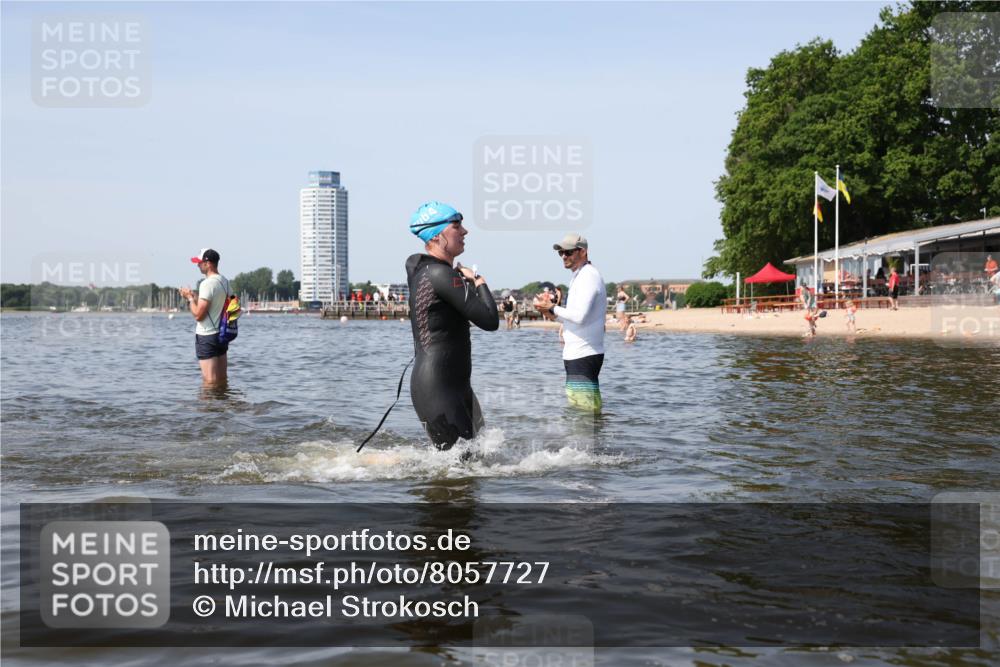 22.06.2025 - Viking Triathlon Michael Strokosch http://msf.ph/oto/8057727 22.06.2025 10:36:40 Schwimmen 42, 232, 251, 332 meine-sportfotos.de
