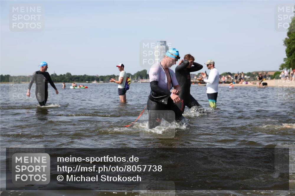 22.06.2025 - Viking Triathlon Michael Strokosch http://msf.ph/oto/8057738 22.06.2025 10:39:09 Schwimmen 79, 148, 181, 182, 185, 276, 295, 351, 386, 408, 416, 451, 536, 654 meine-sportfotos.de
