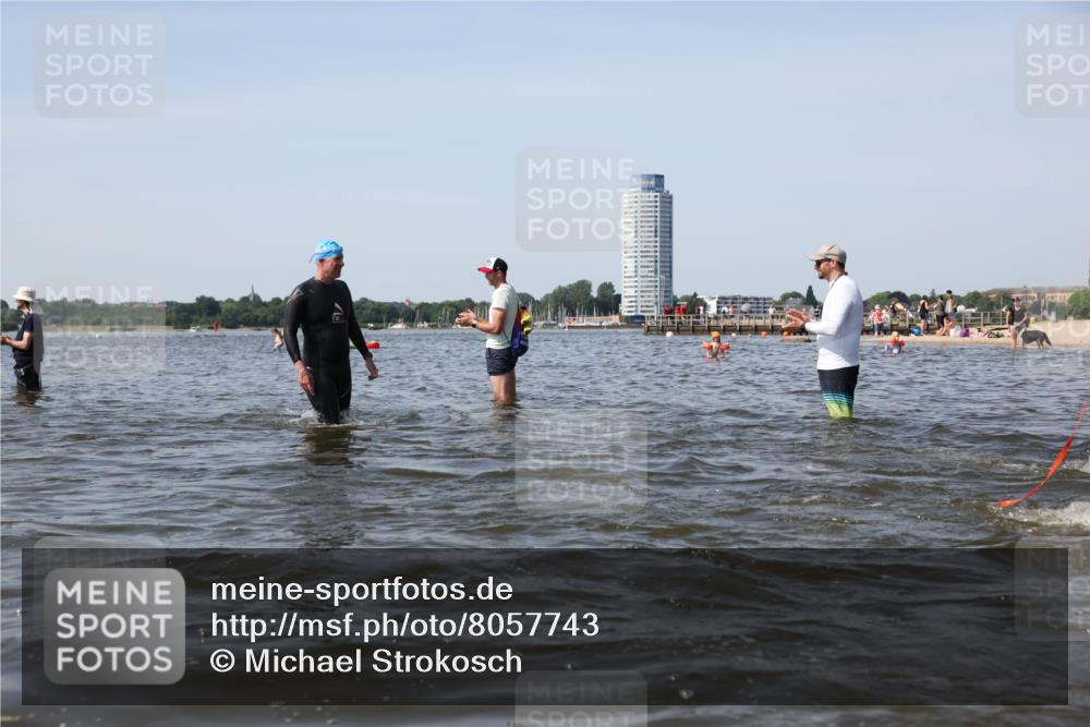 22.06.2025 - Viking Triathlon Michael Strokosch http://msf.ph/oto/8057743 22.06.2025 10:39:11 Schwimmen 79, 148, 181, 182, 185, 238, 276, 295, 351, 386, 408, 451, 536, 654 meine-sportfotos.de