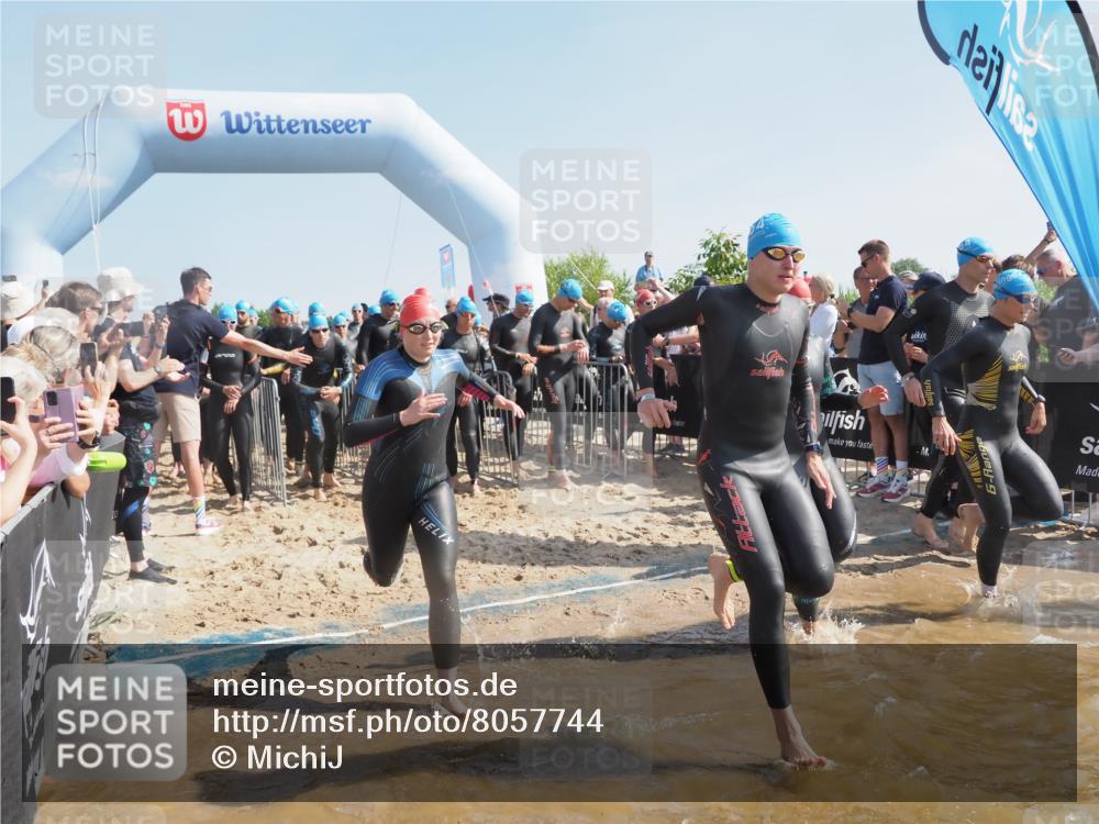 22.06.2025 - Viking Triathlon MichiJ http://msf.ph/oto/8057744 22.06.2025 10:00:39 Schwimmen 1, 7, 8, 9, 11, 13, 30, 45, 87, 145, 178, 184, 196, 200, 289, 306, 368, 374, 401, 414, 491, 526, 534, 612, 613, 616, 623, 628, 641, 642, 651 meine-sportfotos.de