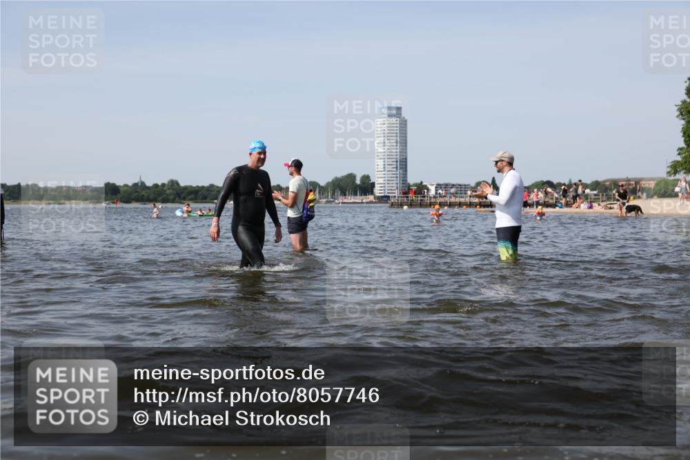 22.06.2025 - Viking Triathlon Michael Strokosch http://msf.ph/oto/8057746 22.06.2025 10:39:11 Schwimmen 79, 148, 181, 182, 185, 238, 276, 295, 351, 386, 408, 451, 536, 654 meine-sportfotos.de