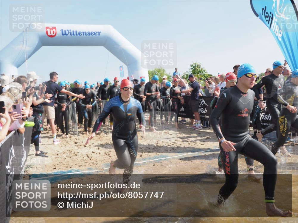 22.06.2025 - Viking Triathlon MichiJ http://msf.ph/oto/8057747 22.06.2025 10:00:39 Schwimmen 1, 7, 8, 9, 11, 13, 30, 45, 87, 145, 178, 184, 196, 200, 289, 306, 368, 374, 401, 414, 491, 526, 534, 612, 613, 616, 623, 628, 641, 642, 651 meine-sportfotos.de