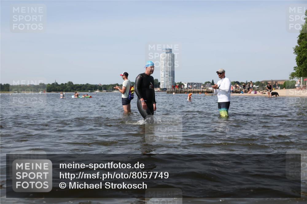 22.06.2025 - Viking Triathlon Michael Strokosch http://msf.ph/oto/8057749 22.06.2025 10:39:13 Schwimmen 79, 83, 148, 181, 182, 195, 238, 276, 295, 351, 386, 451, 536, 654 meine-sportfotos.de