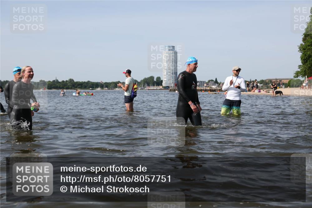 22.06.2025 - Viking Triathlon Michael Strokosch http://msf.ph/oto/8057751 22.06.2025 10:39:14 Schwimmen 79, 83, 148, 182, 195, 238, 276, 295, 351, 386, 536, 654 meine-sportfotos.de