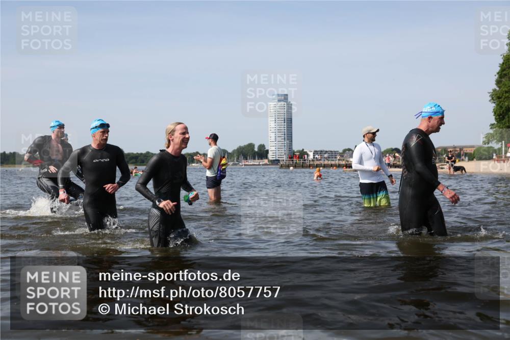 22.06.2025 - Viking Triathlon Michael Strokosch http://msf.ph/oto/8057757 22.06.2025 10:39:15 Schwimmen 79, 83, 148, 182, 195, 238, 276, 295, 351, 386, 474, 536, 654 meine-sportfotos.de