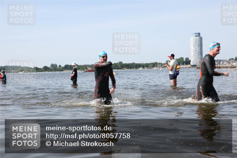22.06.2025 - Viking Triathlon Michael Strokosch http://msf.ph/oto/8057758 22.06.2025 10:36:56 Schwimmen 331, 355, 388, 500 meine-sportfotos.de