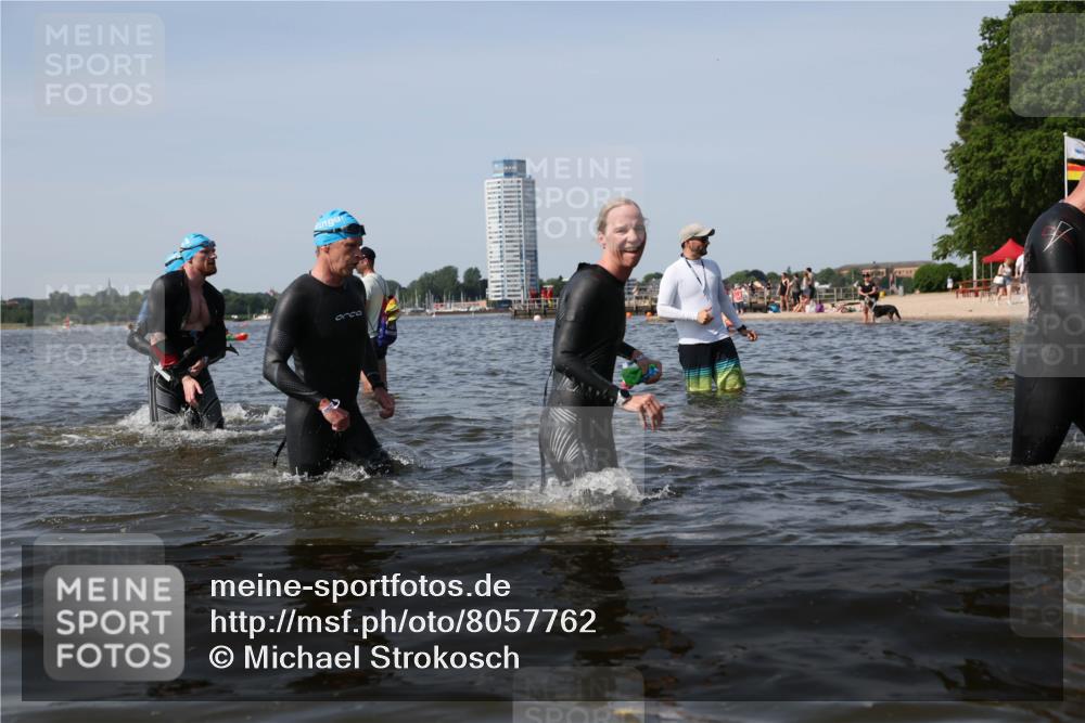 22.06.2025 - Viking Triathlon Michael Strokosch http://msf.ph/oto/8057762 22.06.2025 10:39:16 Schwimmen 79, 83, 182, 195, 238, 276, 295, 324, 351, 386, 474, 536, 654 meine-sportfotos.de