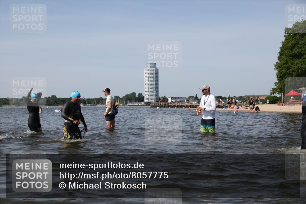 22.06.2025 - Viking Triathlon Michael Strokosch http://msf.ph/oto/8057775 22.06.2025 10:39:20 Schwimmen 83, 117, 150, 182, 195, 238, 276, 295, 298, 324, 351, 386, 474, 536 meine-sportfotos.de