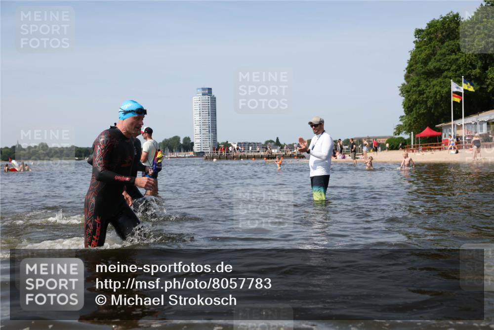 22.06.2025 - Viking Triathlon Michael Strokosch http://msf.ph/oto/8057783 22.06.2025 10:37:04 Schwimmen 172, 331, 355, 388, 454, 500, 513, 649 meine-sportfotos.de