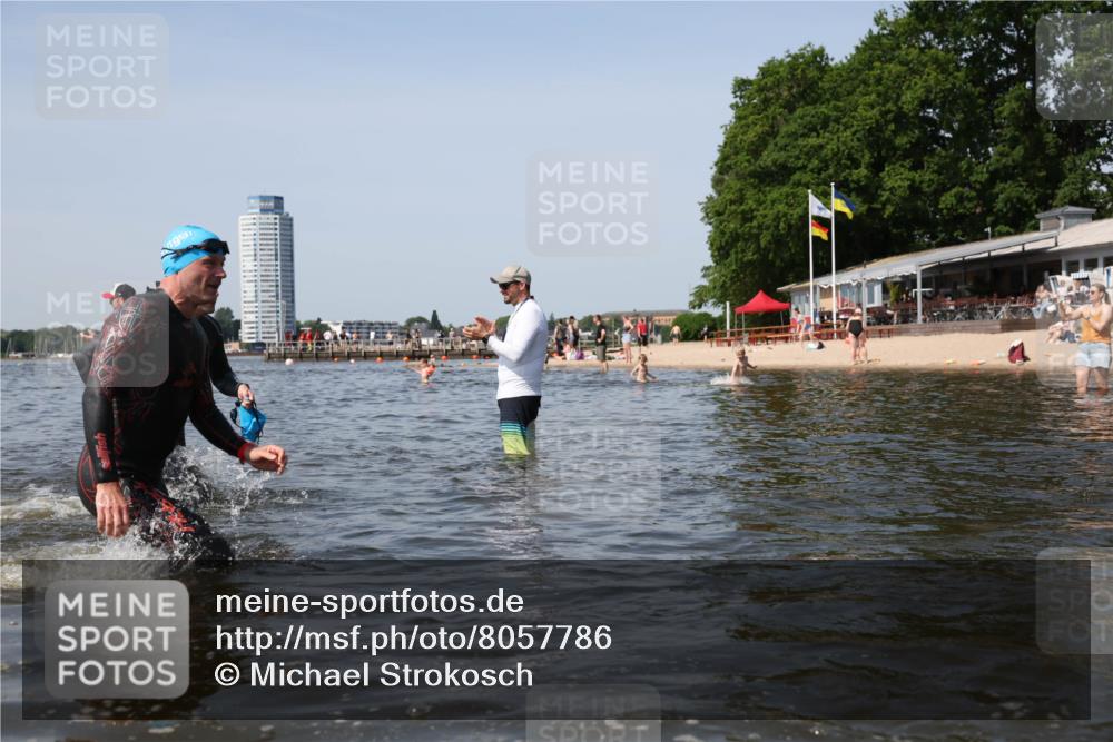 22.06.2025 - Viking Triathlon Michael Strokosch http://msf.ph/oto/8057786 22.06.2025 10:37:04 Schwimmen 172, 331, 355, 388, 454, 500, 513, 649 meine-sportfotos.de
