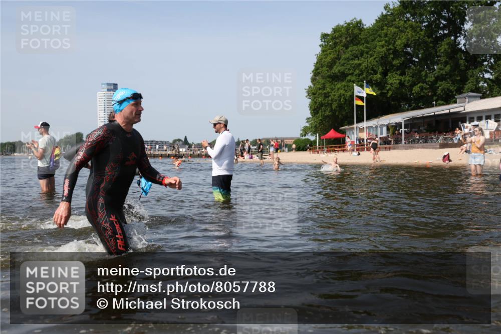 22.06.2025 - Viking Triathlon Michael Strokosch http://msf.ph/oto/8057788 22.06.2025 10:37:04 Schwimmen 172, 331, 355, 388, 454, 500, 513, 649 meine-sportfotos.de