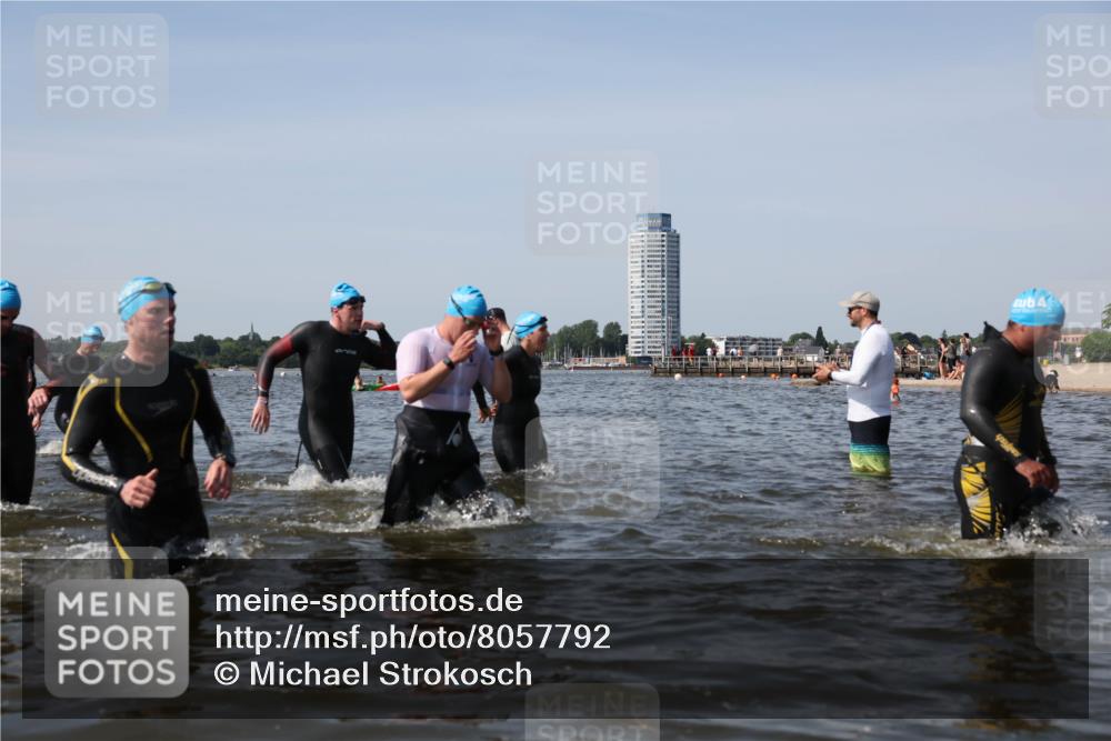 22.06.2025 - Viking Triathlon Michael Strokosch http://msf.ph/oto/8057792 22.06.2025 10:39:23 Schwimmen 83, 93, 117, 150, 182, 195, 238, 276, 298, 324, 337, 386, 474, 536 meine-sportfotos.de