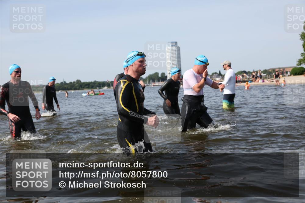 22.06.2025 - Viking Triathlon Michael Strokosch http://msf.ph/oto/8057800 22.06.2025 10:39:24 Schwimmen 83, 93, 117, 150, 182, 195, 238, 276, 298, 324, 337, 386, 474, 536 meine-sportfotos.de