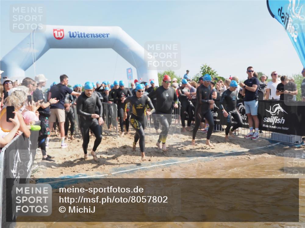 22.06.2025 - Viking Triathlon MichiJ http://msf.ph/oto/8057802 22.06.2025 10:00:46 Schwimmen 8, 9, 132, 145, 184, 200, 258, 289, 301, 306, 352, 368, 414, 491, 526, 612, 613, 616, 630, 652 meine-sportfotos.de