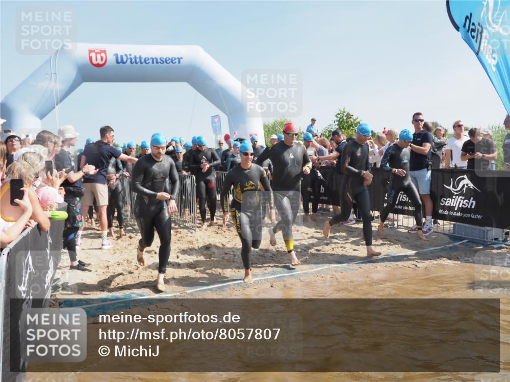 22.06.2025 - Viking Triathlon MichiJ http://msf.ph/oto/8057807 22.06.2025 10:00:46 Schwimmen 8, 9, 132, 145, 184, 200, 258, 289, 301, 306, 352, 368, 414, 491, 526, 612, 613, 616, 630, 652 meine-sportfotos.de
