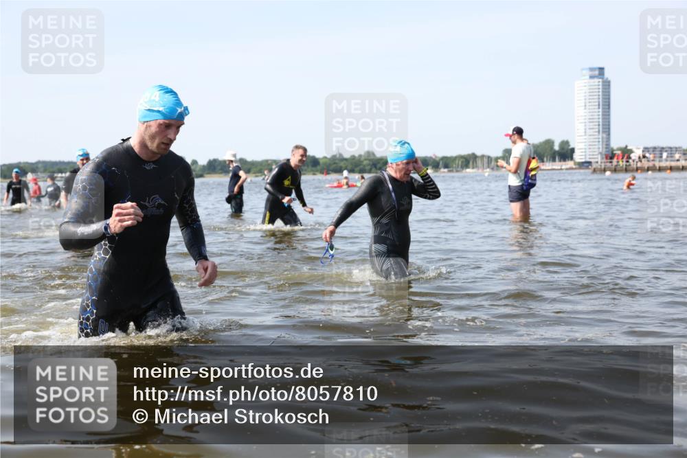 22.06.2025 - Viking Triathlon Michael Strokosch http://msf.ph/oto/8057810 22.06.2025 10:37:10 Schwimmen 172, 233, 355, 370, 383, 388, 454, 500, 513, 649 meine-sportfotos.de