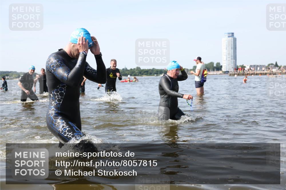 22.06.2025 - Viking Triathlon Michael Strokosch http://msf.ph/oto/8057815 22.06.2025 10:37:10 Schwimmen 172, 233, 355, 370, 383, 388, 454, 500, 513, 649 meine-sportfotos.de