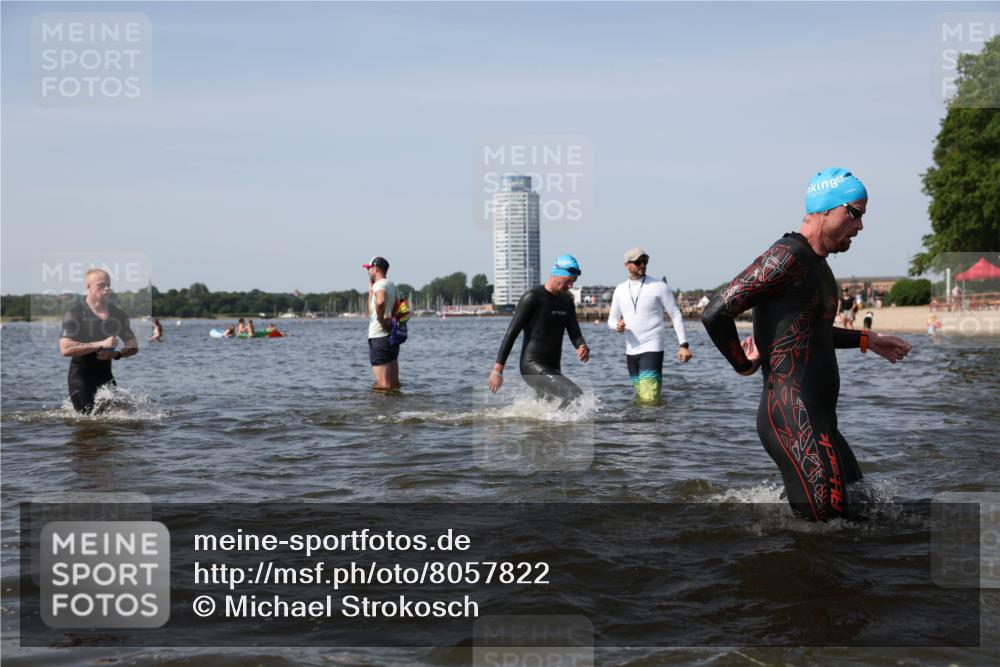 22.06.2025 - Viking Triathlon Michael Strokosch http://msf.ph/oto/8057822 22.06.2025 10:39:28 Schwimmen 83, 93, 117, 138, 150, 195, 238, 298, 324, 337, 474, 529 meine-sportfotos.de
