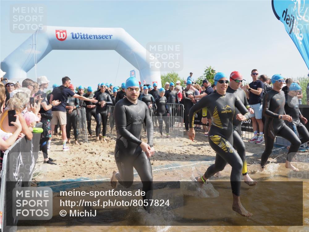 22.06.2025 - Viking Triathlon MichiJ http://msf.ph/oto/8057824 22.06.2025 10:00:47 Schwimmen 8, 9, 132, 145, 184, 200, 258, 289, 301, 306, 352, 368, 414, 491, 526, 612, 613, 616, 630, 652 meine-sportfotos.de