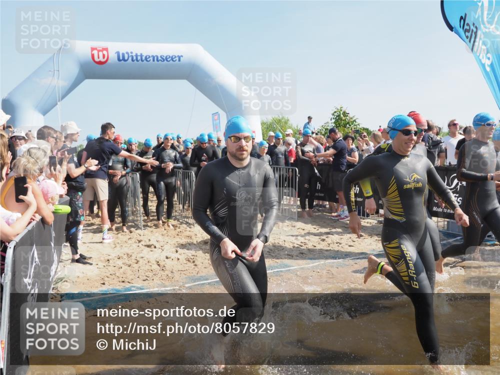 22.06.2025 - Viking Triathlon MichiJ http://msf.ph/oto/8057829 22.06.2025 10:00:47 Schwimmen 8, 9, 132, 145, 184, 200, 258, 289, 301, 306, 352, 368, 414, 491, 526, 612, 613, 616, 630, 652 meine-sportfotos.de