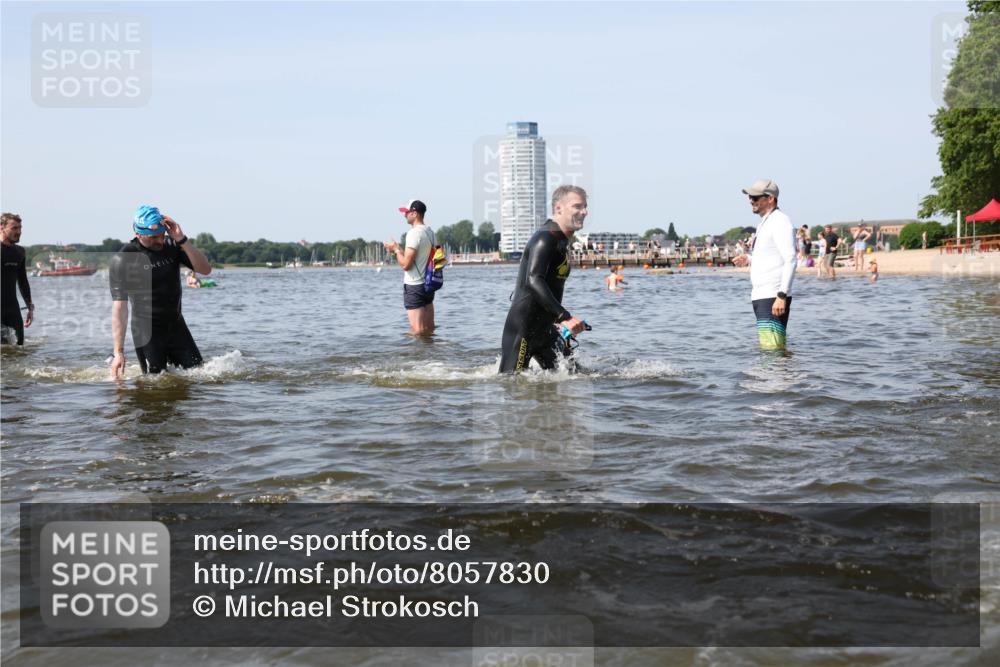 22.06.2025 - Viking Triathlon Michael Strokosch http://msf.ph/oto/8057830 22.06.2025 10:37:13 Schwimmen 34, 172, 233, 355, 370, 383, 454, 500, 513, 649 meine-sportfotos.de