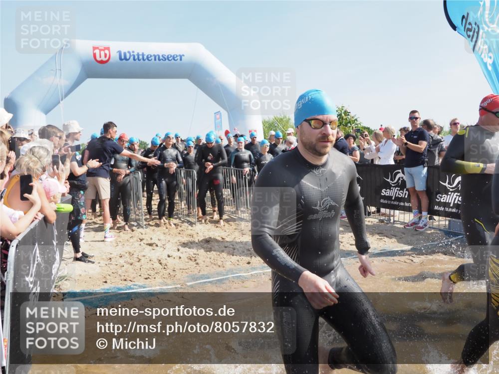 22.06.2025 - Viking Triathlon MichiJ http://msf.ph/oto/8057832 22.06.2025 10:00:47 Schwimmen 8, 9, 132, 145, 184, 200, 258, 289, 301, 306, 352, 368, 414, 491, 526, 612, 613, 616, 630, 652 meine-sportfotos.de