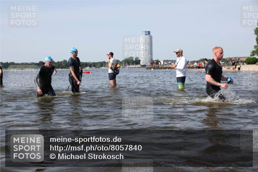 22.06.2025 - Viking Triathlon Michael Strokosch http://msf.ph/oto/8057840 22.06.2025 10:39:31 Schwimmen 25, 83, 86, 93, 117, 138, 150, 195, 238, 244, 298, 324, 337, 474, 529 meine-sportfotos.de