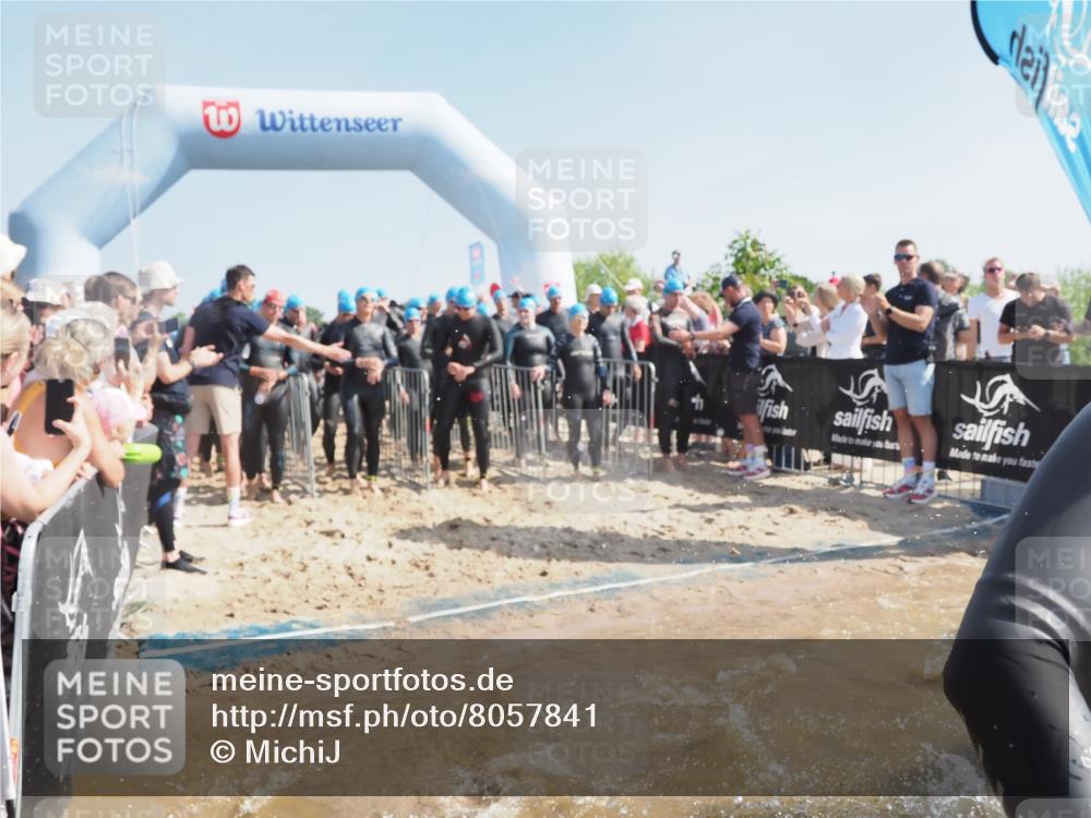 22.06.2025 - Viking Triathlon MichiJ http://msf.ph/oto/8057841 22.06.2025 10:00:47 Schwimmen 8, 9, 132, 145, 184, 200, 258, 289, 301, 306, 352, 368, 414, 491, 526, 612, 613, 616, 630, 652 meine-sportfotos.de