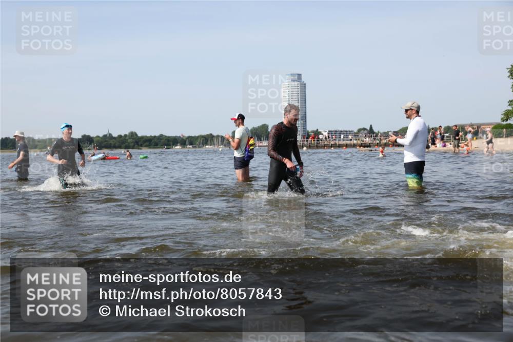 22.06.2025 - Viking Triathlon Michael Strokosch http://msf.ph/oto/8057843 22.06.2025 10:37:18 Schwimmen 34, 172, 180, 233, 253, 312, 316, 344, 370, 383, 454, 513, 649 meine-sportfotos.de