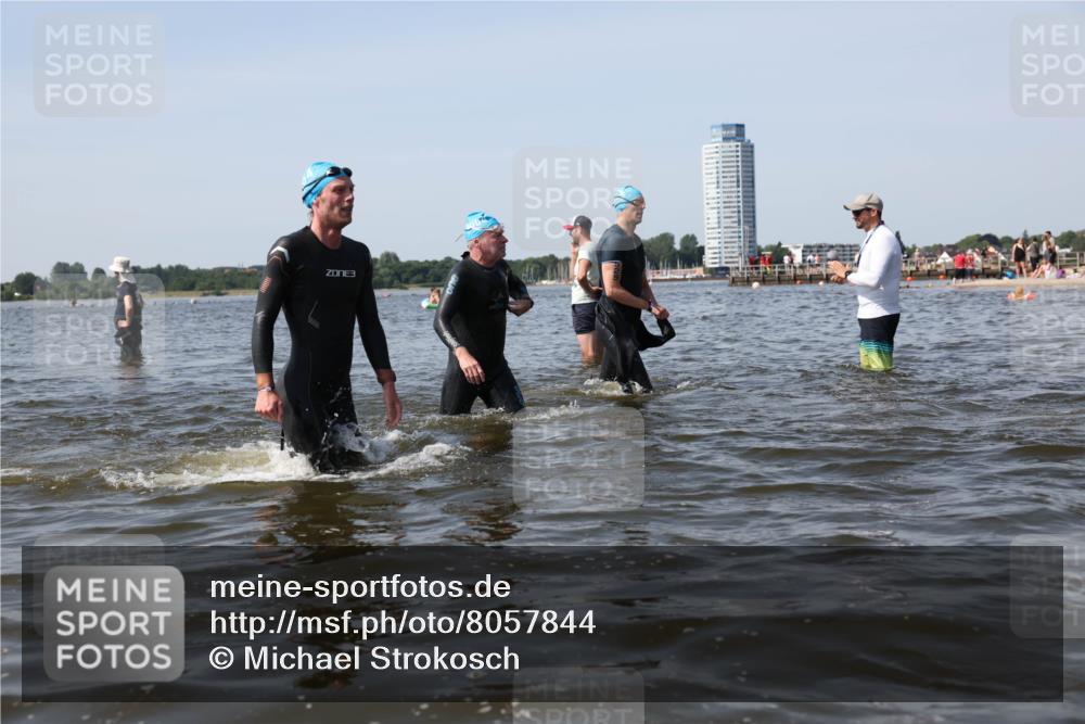 22.06.2025 - Viking Triathlon Michael Strokosch http://msf.ph/oto/8057844 22.06.2025 10:39:33 Schwimmen 25, 29, 83, 86, 93, 117, 138, 150, 195, 244, 298, 324, 337, 474, 529 meine-sportfotos.de