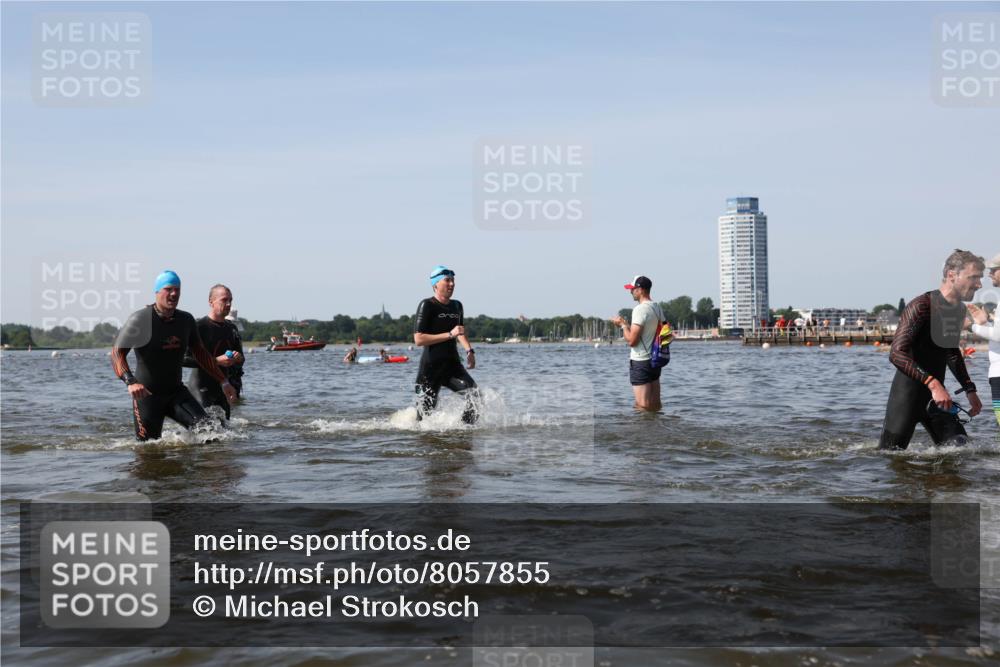 22.06.2025 - Viking Triathlon Michael Strokosch http://msf.ph/oto/8057855 22.06.2025 10:37:19 Schwimmen 34, 131, 172, 180, 233, 253, 312, 316, 344, 370, 383, 454, 513, 649 meine-sportfotos.de