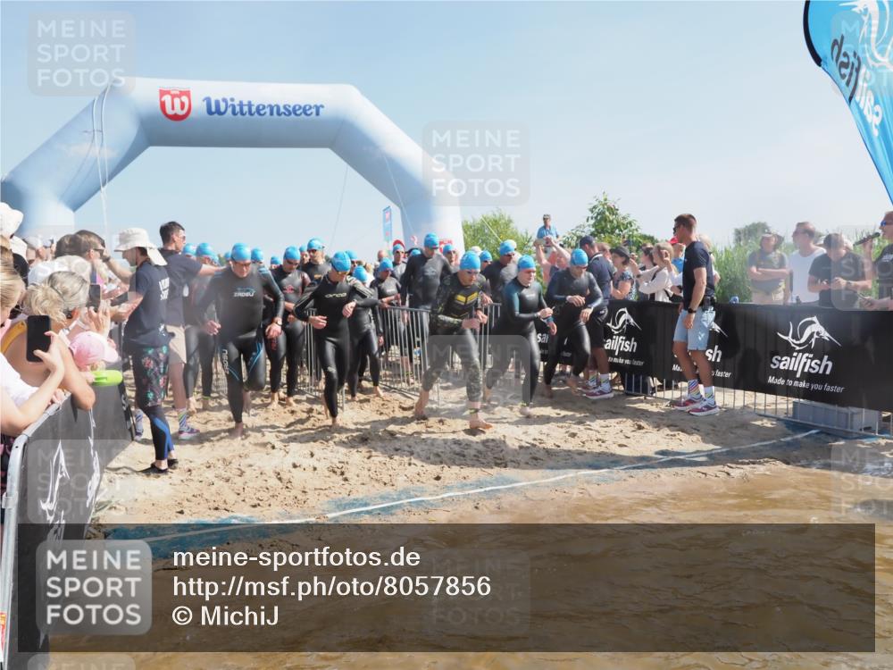 22.06.2025 - Viking Triathlon MichiJ http://msf.ph/oto/8057856 22.06.2025 10:00:55 Schwimmen 50, 90, 113, 124, 132, 236, 243, 258, 300, 301, 347, 352, 384, 652, 658 meine-sportfotos.de