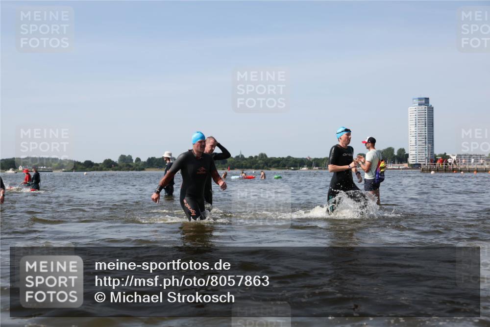 22.06.2025 - Viking Triathlon Michael Strokosch http://msf.ph/oto/8057863 22.06.2025 10:37:20 Schwimmen 34, 131, 172, 180, 233, 253, 312, 316, 344, 370, 383, 454, 513, 649 meine-sportfotos.de