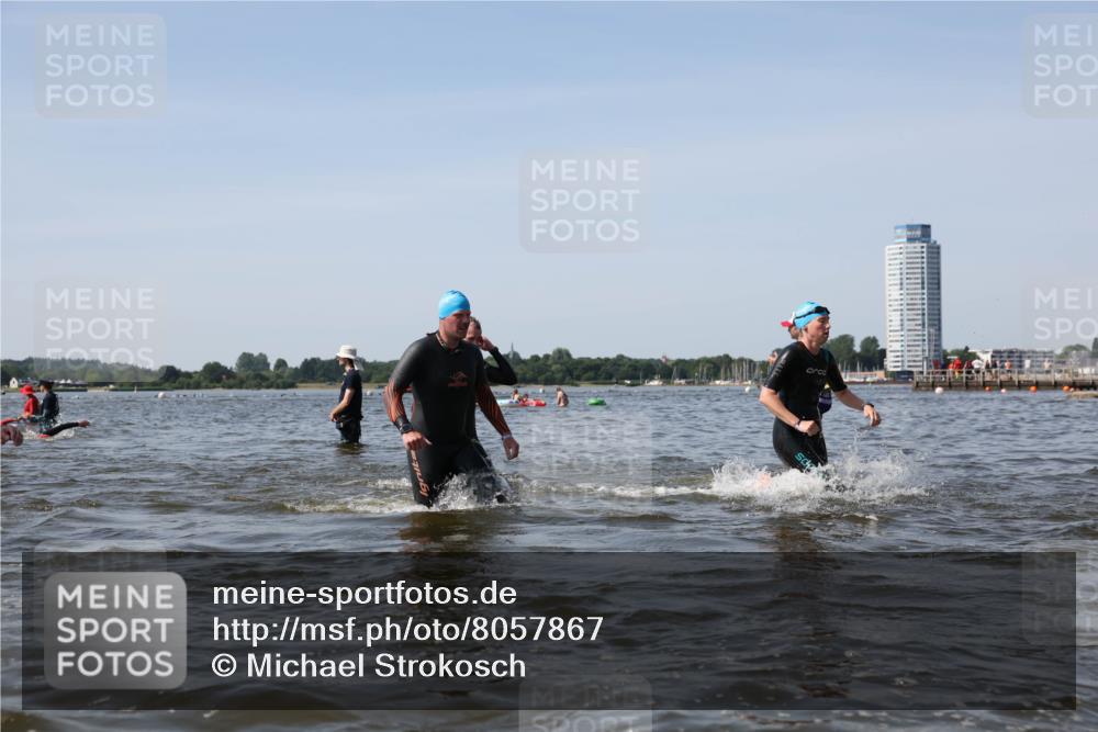 22.06.2025 - Viking Triathlon Michael Strokosch http://msf.ph/oto/8057867 22.06.2025 10:37:20 Schwimmen 34, 131, 172, 180, 233, 253, 312, 316, 344, 370, 383, 454, 513, 649 meine-sportfotos.de