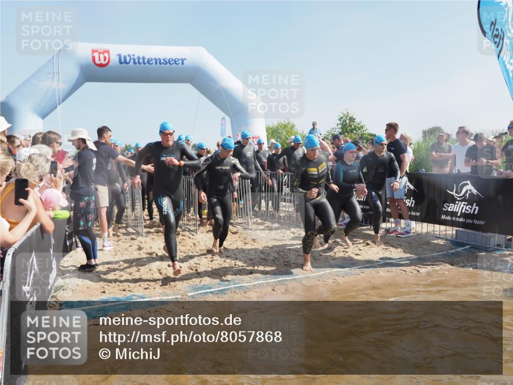 22.06.2025 - Viking Triathlon MichiJ http://msf.ph/oto/8057868 22.06.2025 10:00:56 Schwimmen 50, 90, 113, 124, 132, 236, 243, 258, 300, 301, 347, 352, 384, 652, 658 meine-sportfotos.de