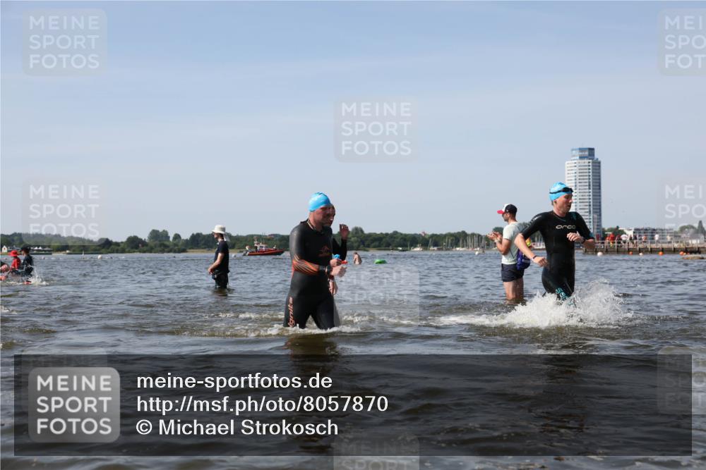 22.06.2025 - Viking Triathlon Michael Strokosch http://msf.ph/oto/8057870 22.06.2025 10:37:21 Schwimmen 34, 131, 172, 180, 233, 253, 312, 316, 344, 370, 383, 454, 456, 513, 649 meine-sportfotos.de