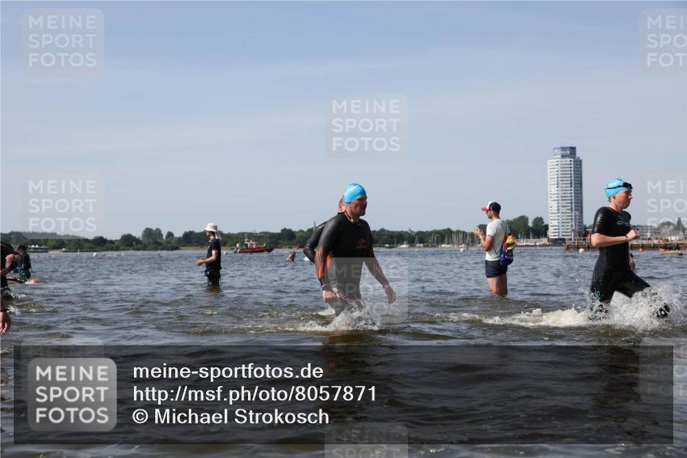 22.06.2025 - Viking Triathlon Michael Strokosch http://msf.ph/oto/8057871 22.06.2025 10:37:21 Schwimmen 34, 131, 172, 180, 233, 253, 312, 316, 344, 370, 383, 454, 456, 513, 649 meine-sportfotos.de