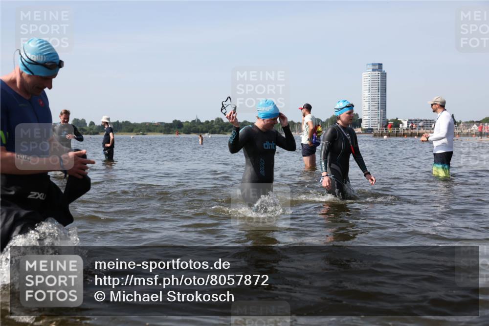 22.06.2025 - Viking Triathlon Michael Strokosch http://msf.ph/oto/8057872 22.06.2025 10:39:39 Schwimmen 25, 29, 86, 93, 117, 138, 150, 244, 337, 423, 529 meine-sportfotos.de