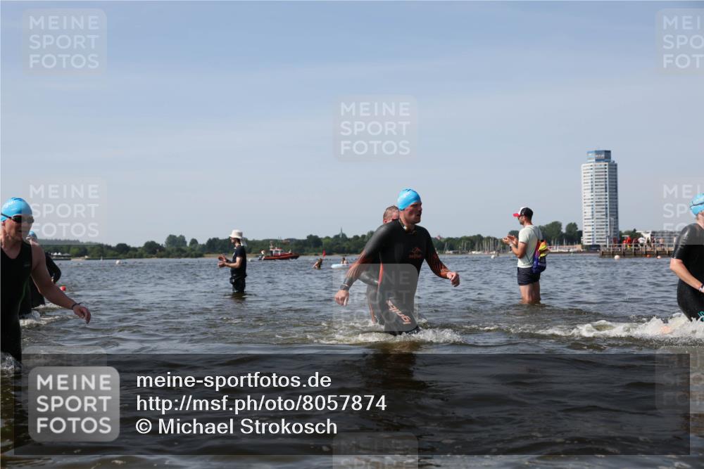 22.06.2025 - Viking Triathlon Michael Strokosch http://msf.ph/oto/8057874 22.06.2025 10:37:21 Schwimmen 34, 131, 172, 180, 233, 253, 312, 316, 344, 370, 383, 454, 456, 513, 649 meine-sportfotos.de