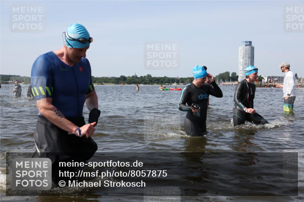 22.06.2025 - Viking Triathlon Michael Strokosch http://msf.ph/oto/8057875 22.06.2025 10:39:39 Schwimmen 25, 29, 86, 93, 117, 138, 150, 244, 337, 423, 529 meine-sportfotos.de