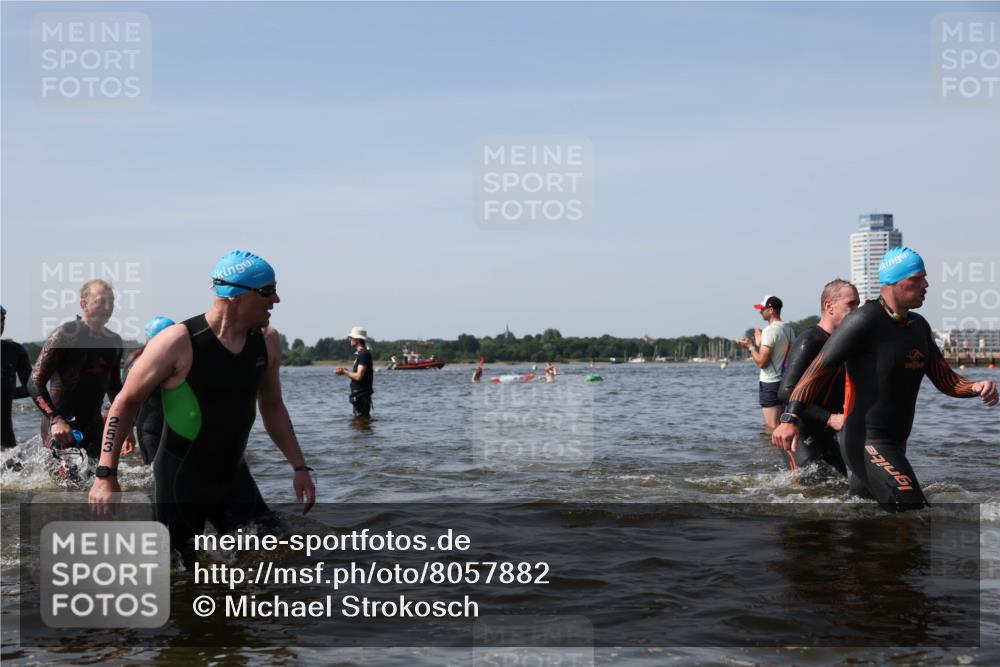 22.06.2025 - Viking Triathlon Michael Strokosch http://msf.ph/oto/8057882 22.06.2025 10:37:23 Schwimmen 21, 34, 131, 172, 180, 187, 233, 253, 312, 316, 344, 370, 383, 454, 456, 649 meine-sportfotos.de
