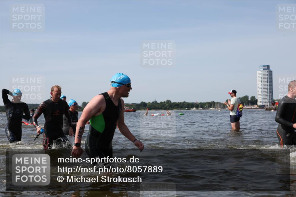 22.06.2025 - Viking Triathlon Michael Strokosch http://msf.ph/oto/8057889 22.06.2025 10:37:23 Schwimmen 21, 34, 131, 172, 180, 187, 233, 253, 312, 316, 344, 370, 383, 454, 456, 649 meine-sportfotos.de