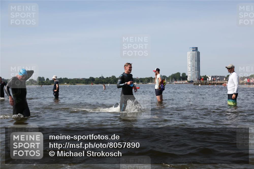 22.06.2025 - Viking Triathlon Michael Strokosch http://msf.ph/oto/8057890 22.06.2025 10:39:42 Schwimmen 25, 29, 86, 93, 138, 244, 337, 423, 437, 518, 529 meine-sportfotos.de