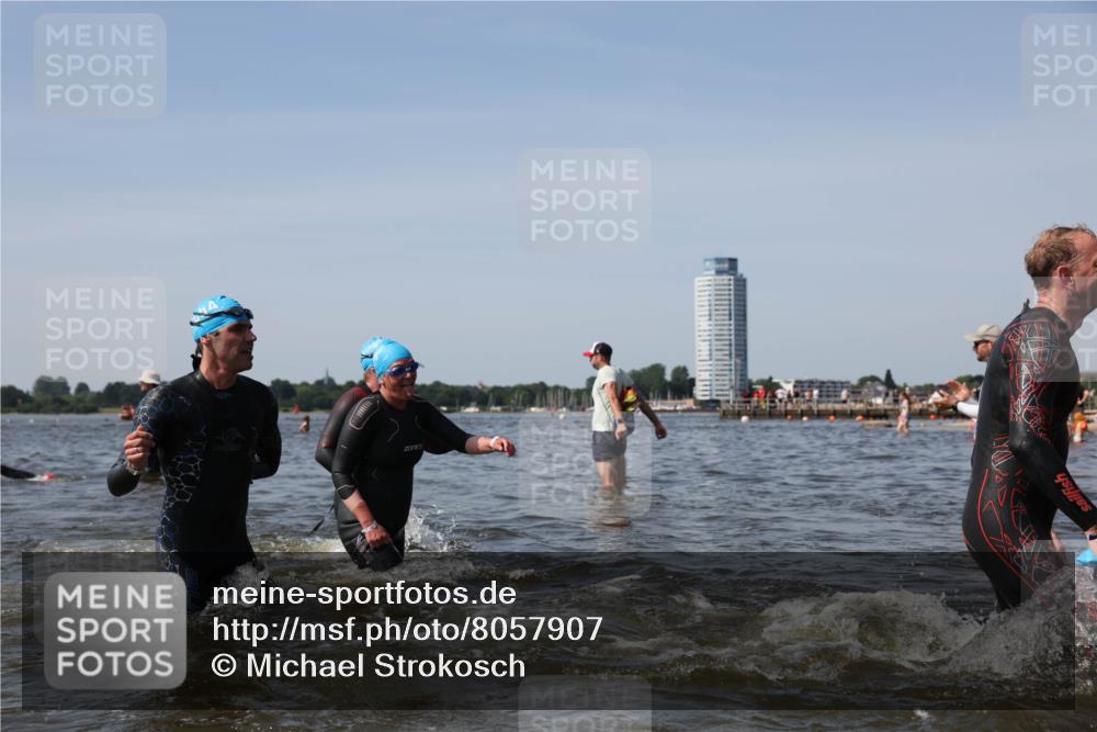 22.06.2025 - Viking Triathlon Michael Strokosch http://msf.ph/oto/8057907 22.06.2025 10:37:26 Schwimmen 21, 34, 131, 141, 180, 187, 233, 253, 312, 316, 344, 370, 383, 456, 639 meine-sportfotos.de