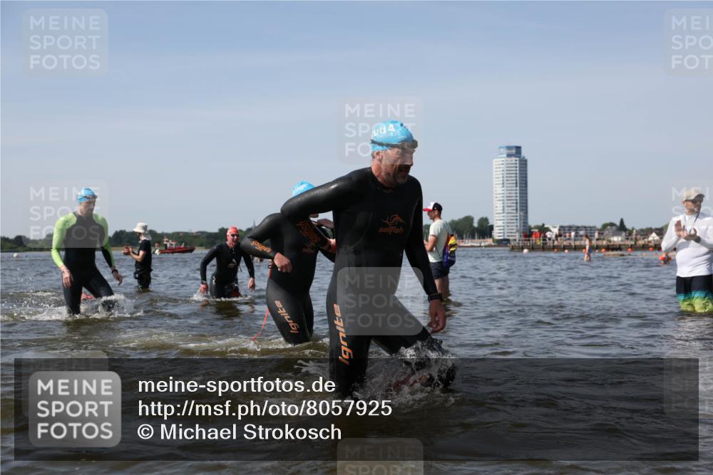 22.06.2025 - Viking Triathlon Michael Strokosch http://msf.ph/oto/8057925 22.06.2025 10:37:31 Schwimmen 21, 34, 131, 141, 163, 177, 180, 187, 245, 253, 312, 316, 344, 383, 456, 614, 639 meine-sportfotos.de