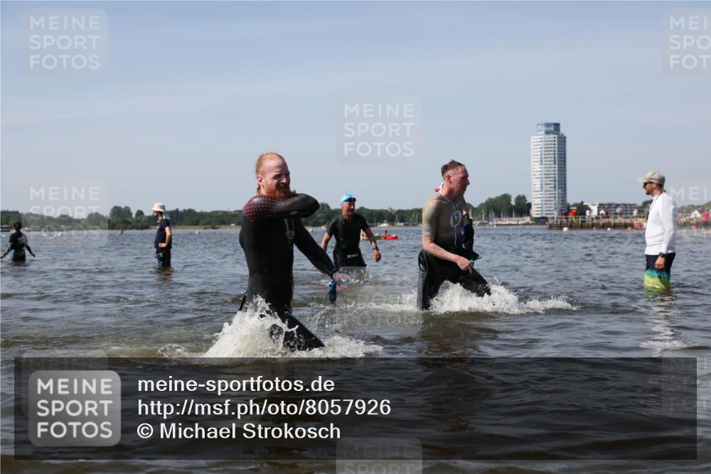 22.06.2025 - Viking Triathlon Michael Strokosch http://msf.ph/oto/8057926 22.06.2025 10:39:51 Schwimmen 25, 29, 244, 283, 423, 437, 518 meine-sportfotos.de