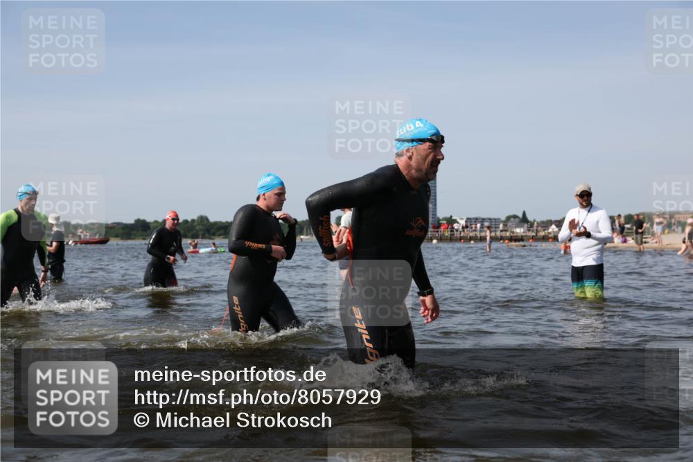 22.06.2025 - Viking Triathlon Michael Strokosch http://msf.ph/oto/8057929 22.06.2025 10:37:31 Schwimmen 21, 34, 131, 141, 163, 177, 180, 187, 245, 253, 312, 316, 344, 383, 456, 614, 639 meine-sportfotos.de