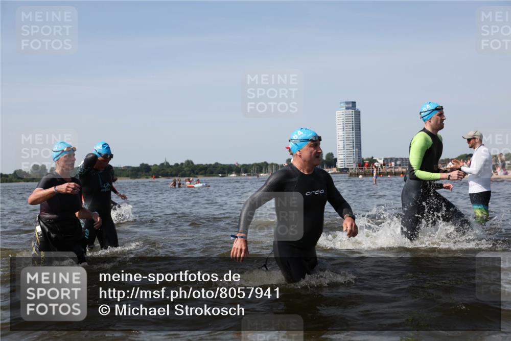 22.06.2025 - Viking Triathlon Michael Strokosch http://msf.ph/oto/8057941 22.06.2025 10:37:35 Schwimmen 21, 131, 141, 163, 177, 180, 187, 245, 253, 312, 316, 344, 411, 456, 506, 614, 639, 645 meine-sportfotos.de