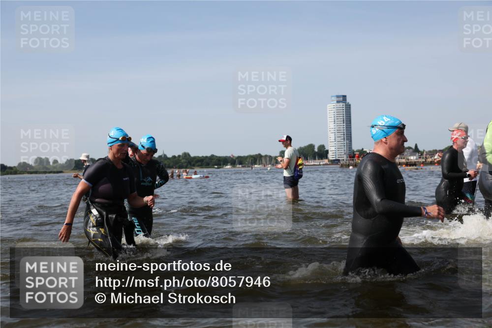 22.06.2025 - Viking Triathlon Michael Strokosch http://msf.ph/oto/8057946 22.06.2025 10:37:35 Schwimmen 21, 131, 141, 163, 177, 180, 187, 245, 253, 312, 316, 344, 411, 456, 506, 614, 639, 645 meine-sportfotos.de